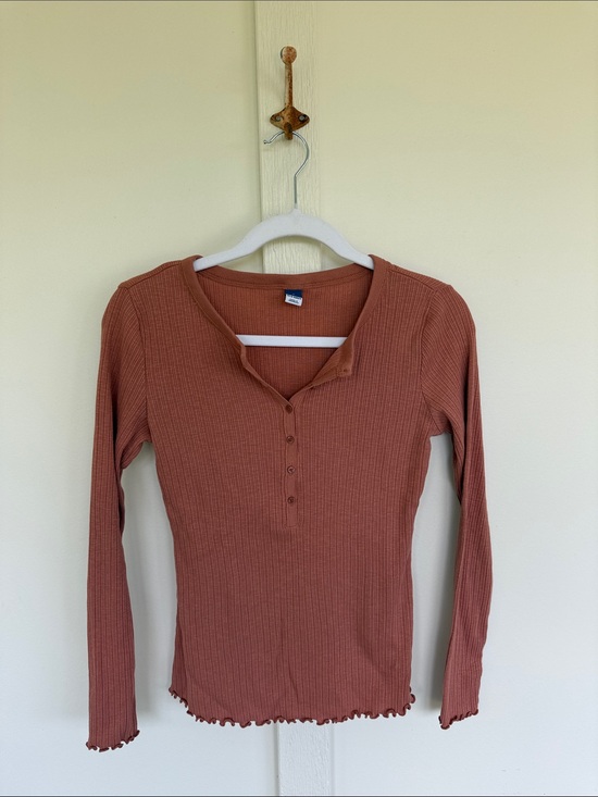 Old Navy Tops - Old Navy button top